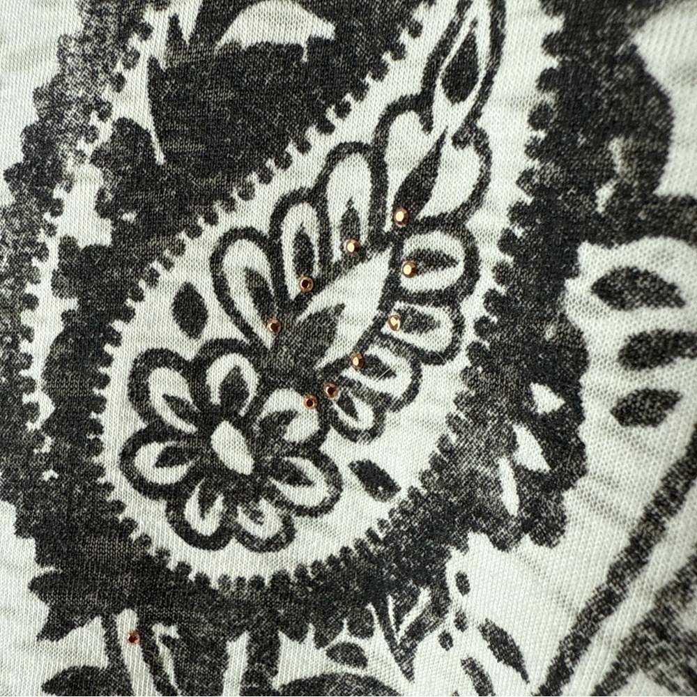 St. Johns Bay Women Blouse Size L Ivory Black Paisley Beaded 3/4 Sleeve NWT $30 - Picture 3 of 8